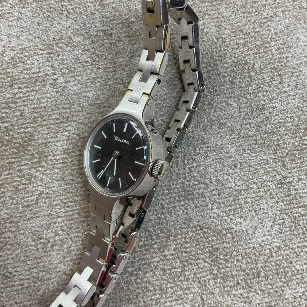 Vintage Bulova Women Watch Black Dial Silver Tone Manual Wind 1972 N2 Swiss Made